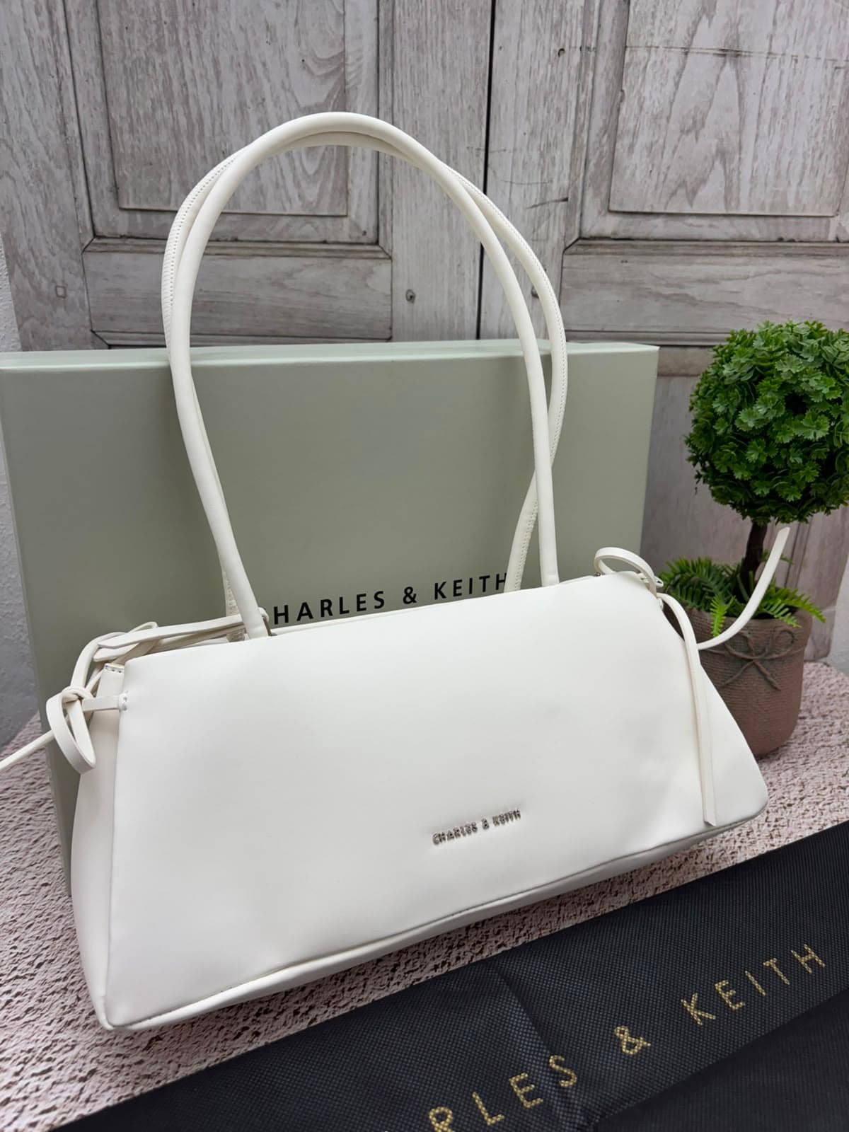 Bolso Charles & Keith Blanco